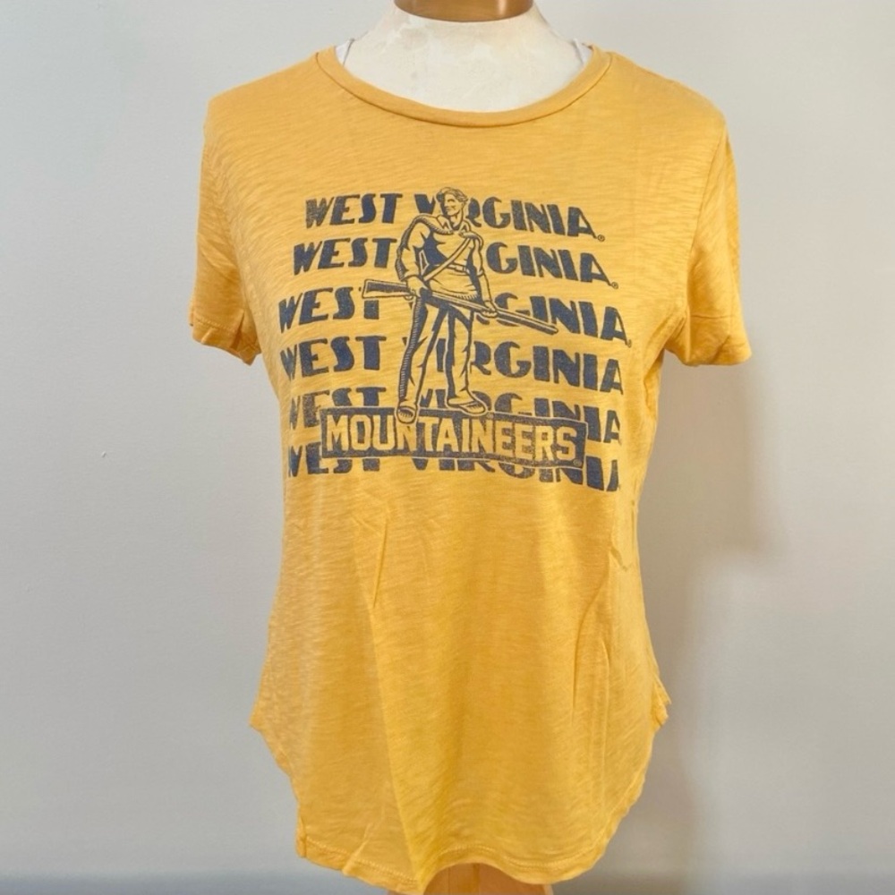 Tailgate West Virginia Mountaineer Gold Short Sleeve Tee Women’s Large